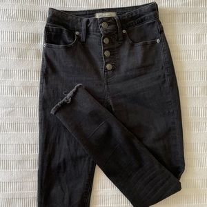 Curvy High-Rise Skinny Jeans in Berkeley Wash: Button-Front Edition